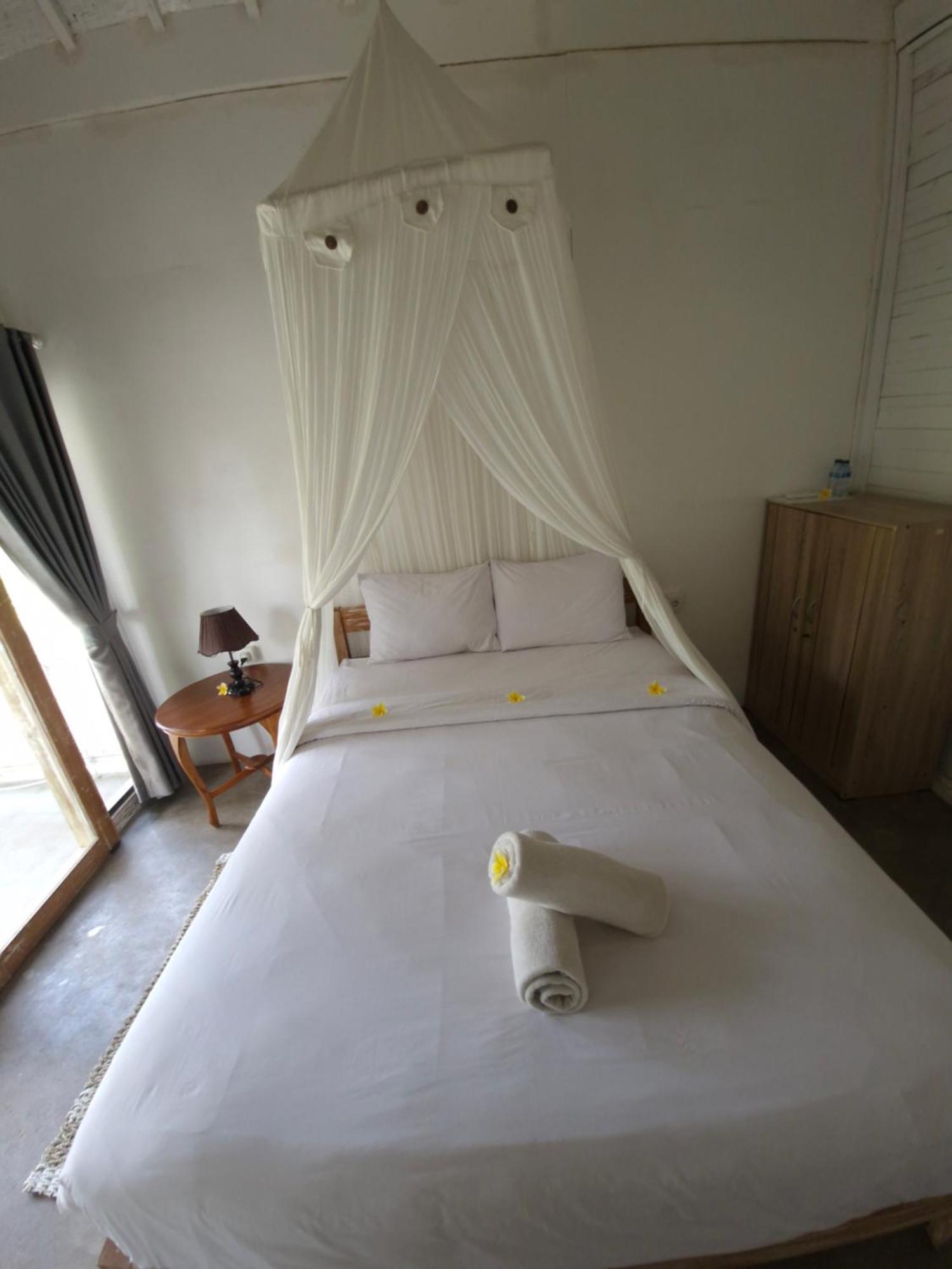 The Layar Homestay Batununggul Exteriér fotografie