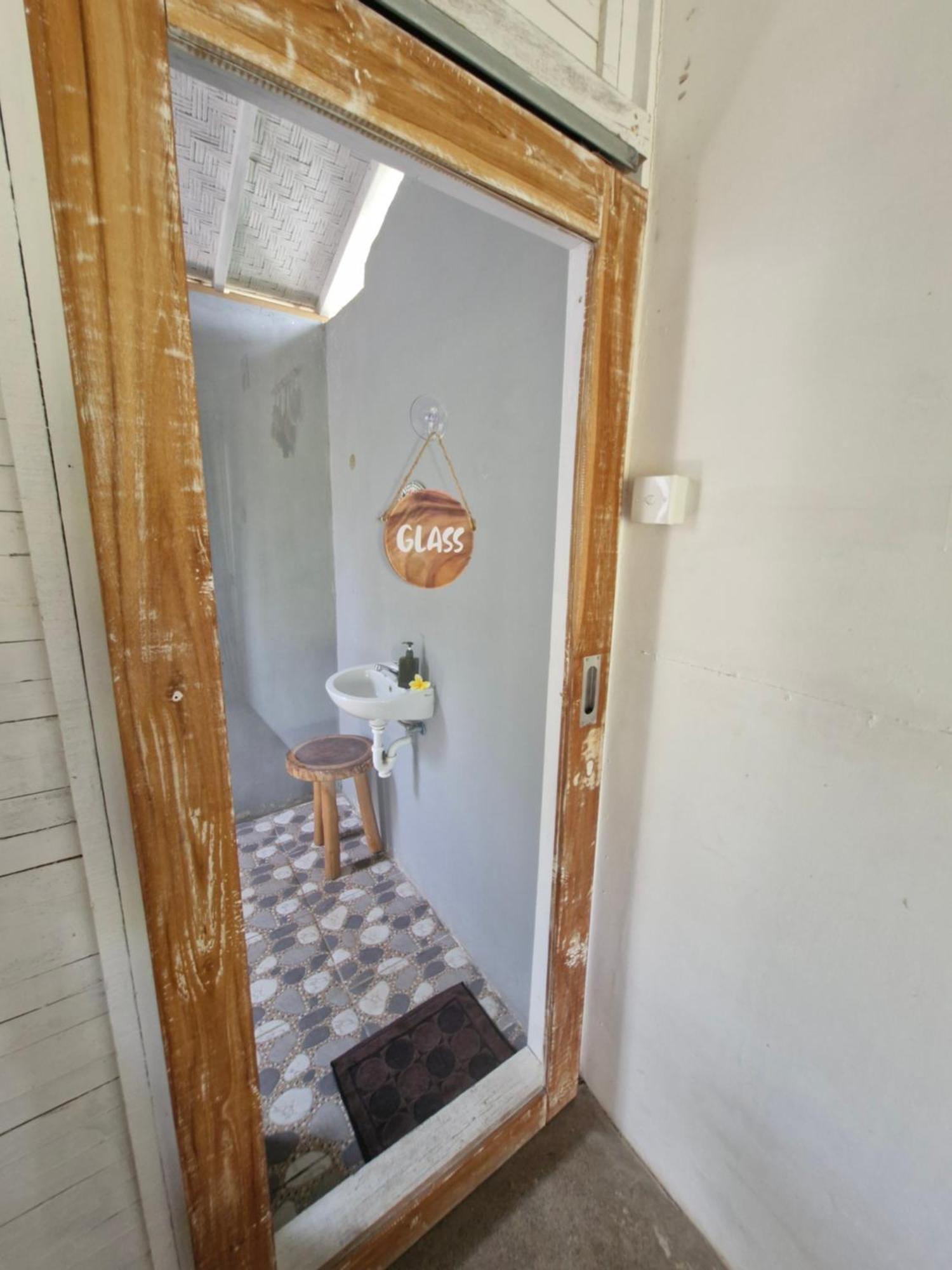 The Layar Homestay Batununggul Exteriér fotografie