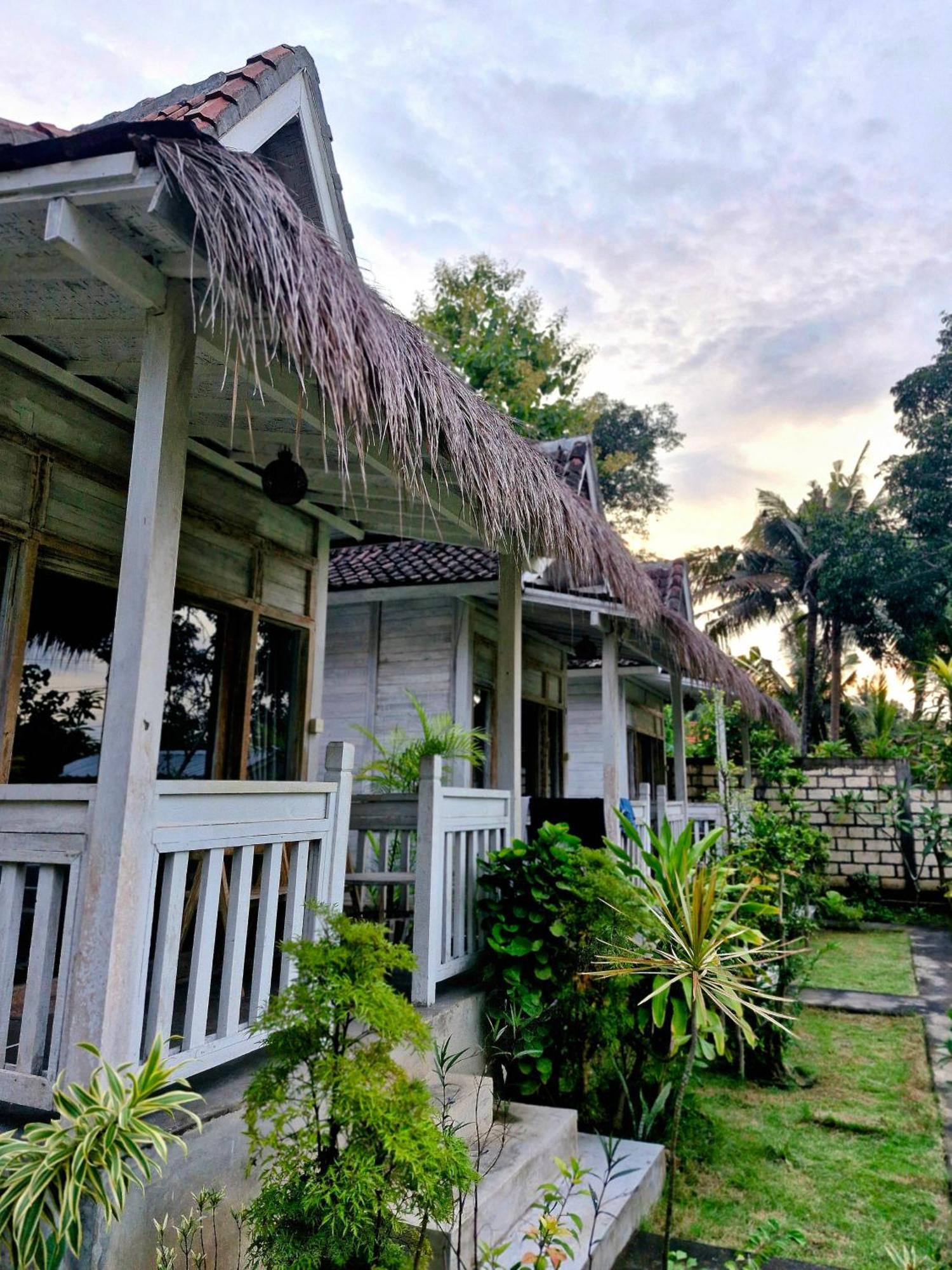 The Layar Homestay Batununggul Exteriér fotografie